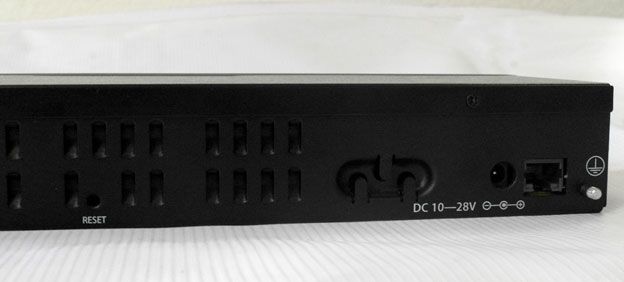 Обзор маршрутизатора Mikrotik RB3011UiAS RM Mikrotik RB3011UiAS RM